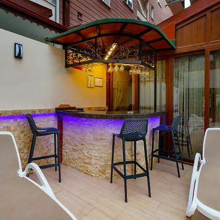 Alanya Beach Hotel 阿拉尼亚