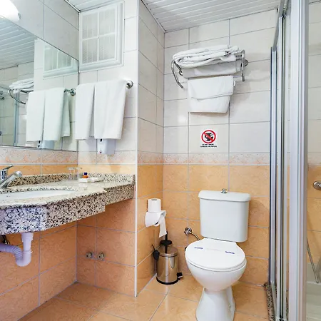 מלון Alanya Beach Hotel אלאניה