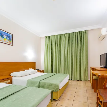 מלון Alanya Beach Hotel אלאניה