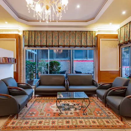 מלון Alanya Beach Hotel אלאניה