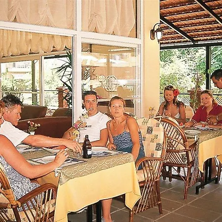 Alanya Beach Hotel אלאניה