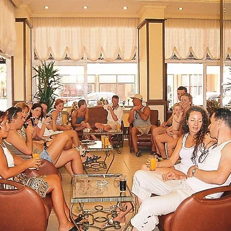 מלון Alanya Beach Hotel 2*
