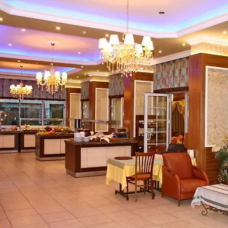 מלון Alanya Beach Hotel 2*