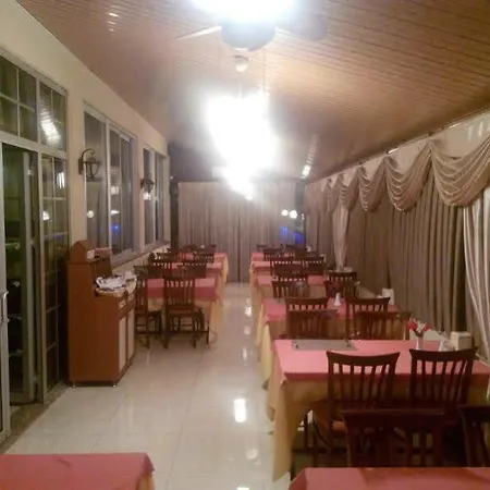 Alanya Beach Hotel מלון