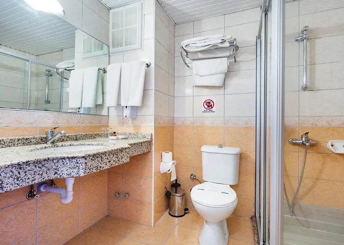 מלון Alanya Beach Hotel אלאניה