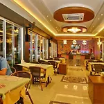 Alanya Beach Hotel 酒店